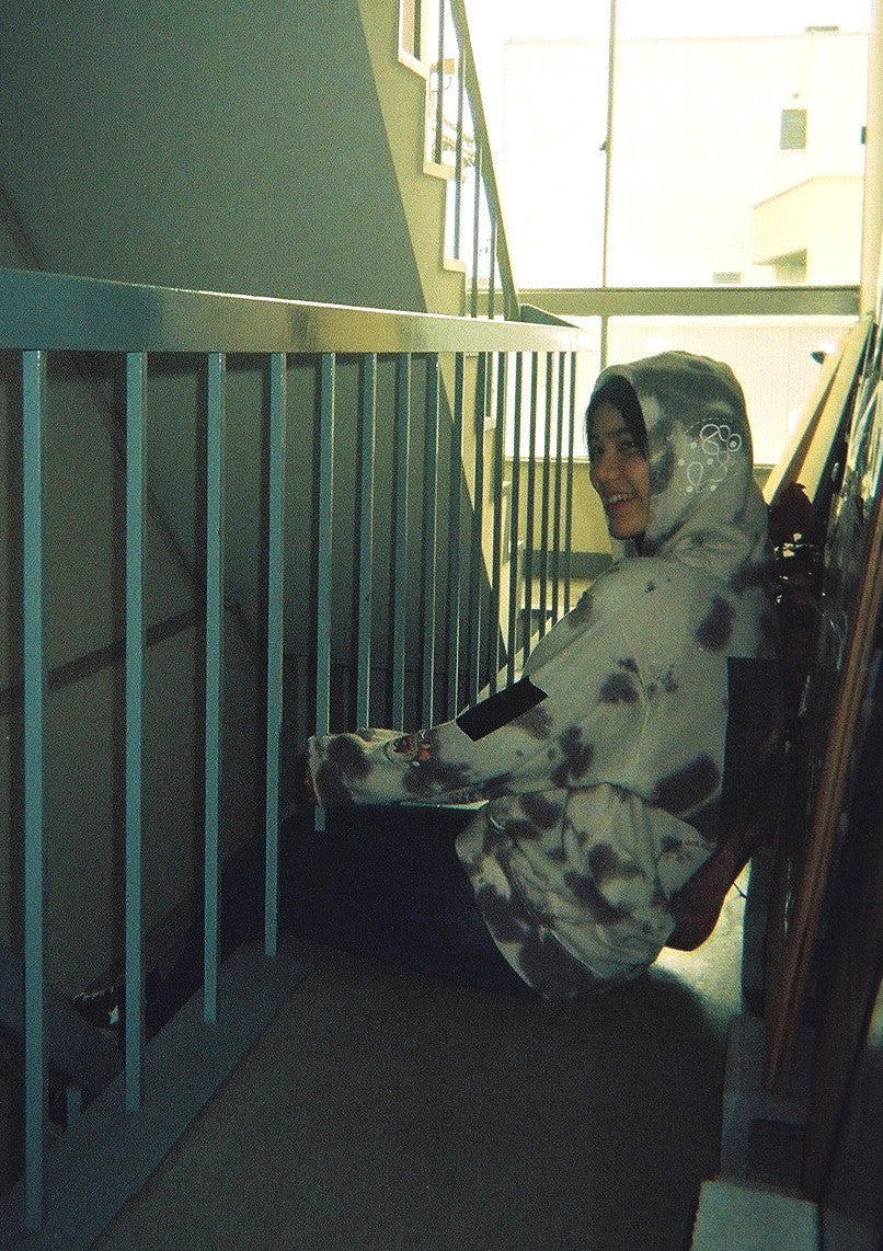 BLANKMAG x Bal "ELLE SHOWERING OUTSIDE" TIE DYE HOODIE (Gray)