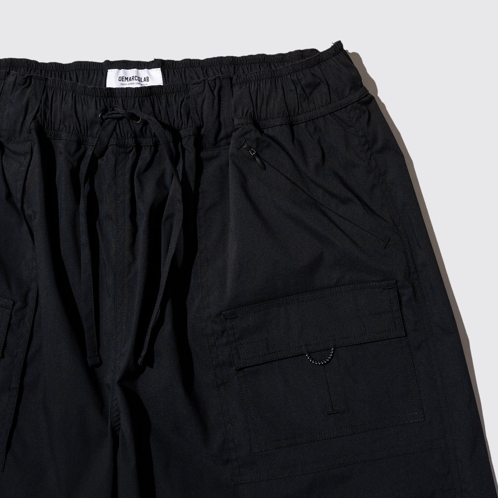 ZOU3A SHORTS (Black)