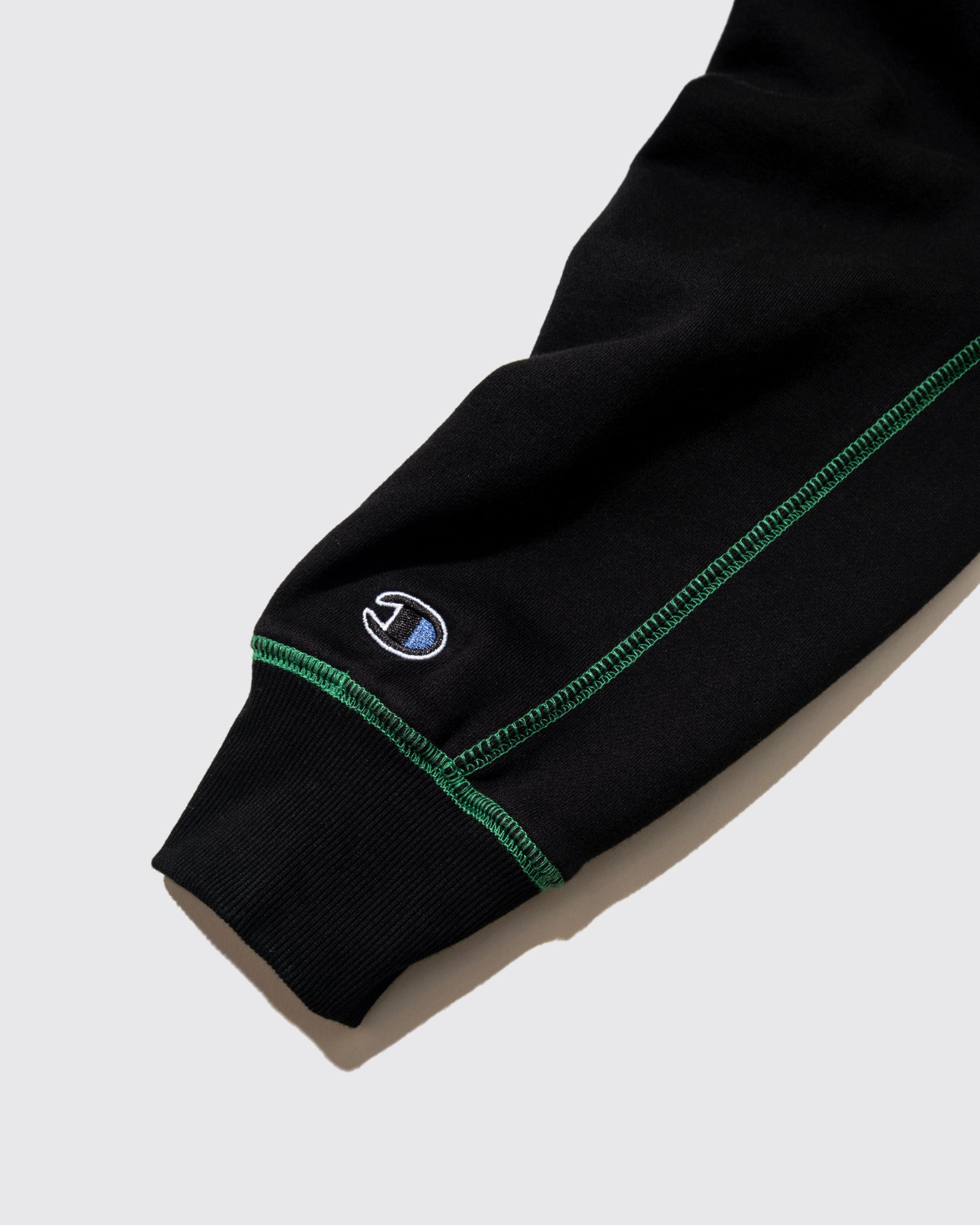 MAKE IT 2 CREWNECK SWEATER (Black)