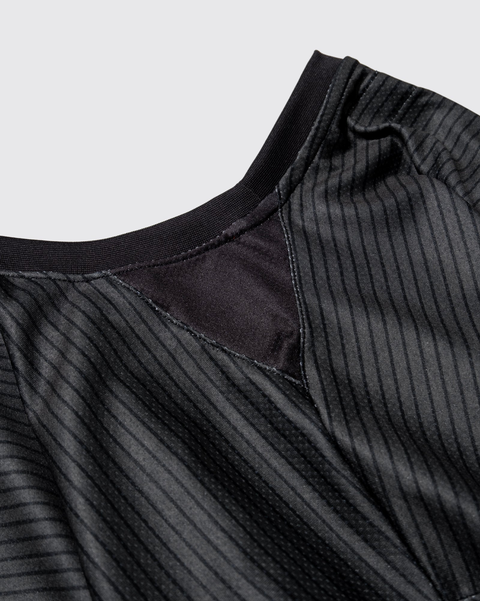 VITA VENT E-L/S TEE (Charcoal)