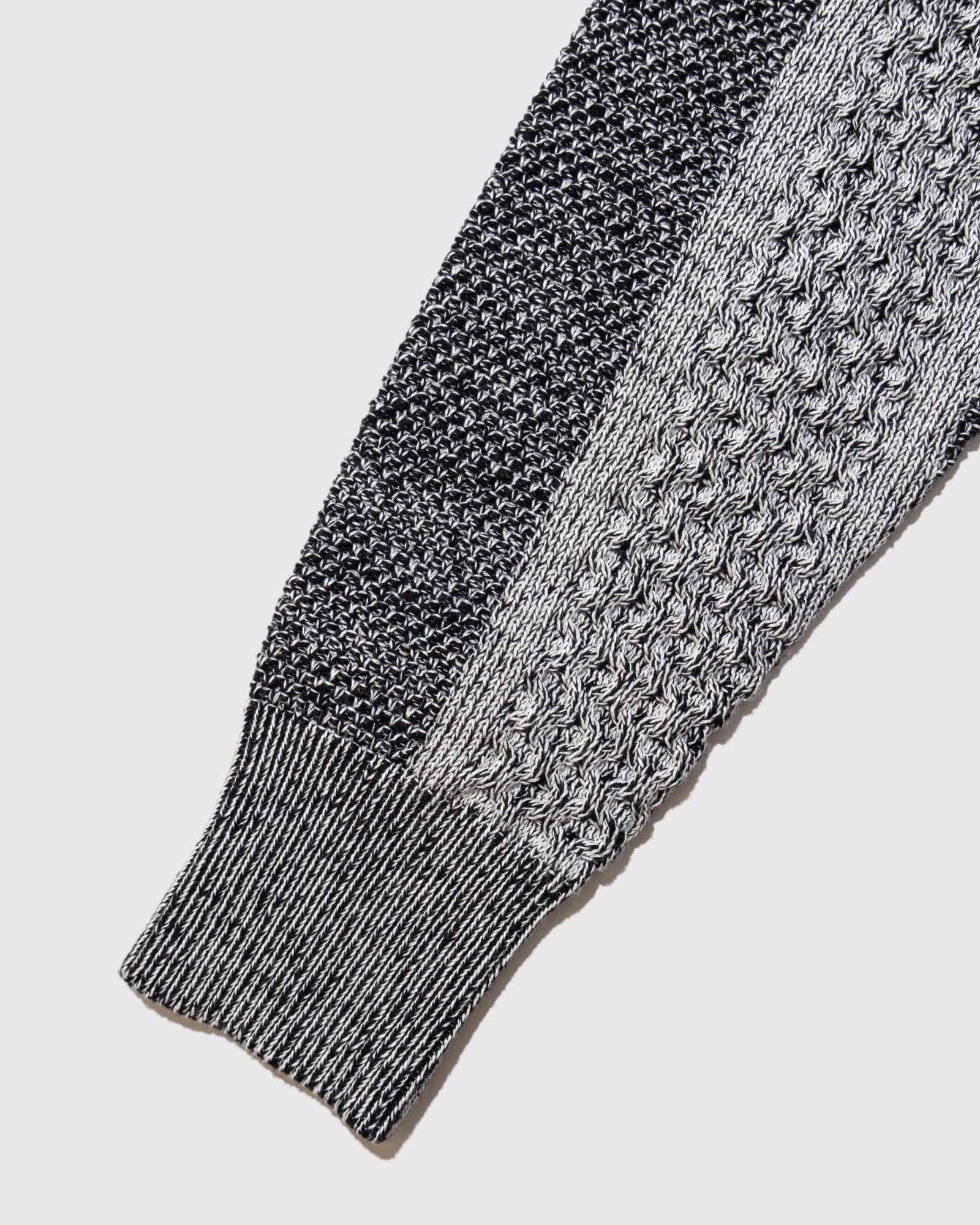 MIX CABLE KNIT ZIP SWEAT (Black)