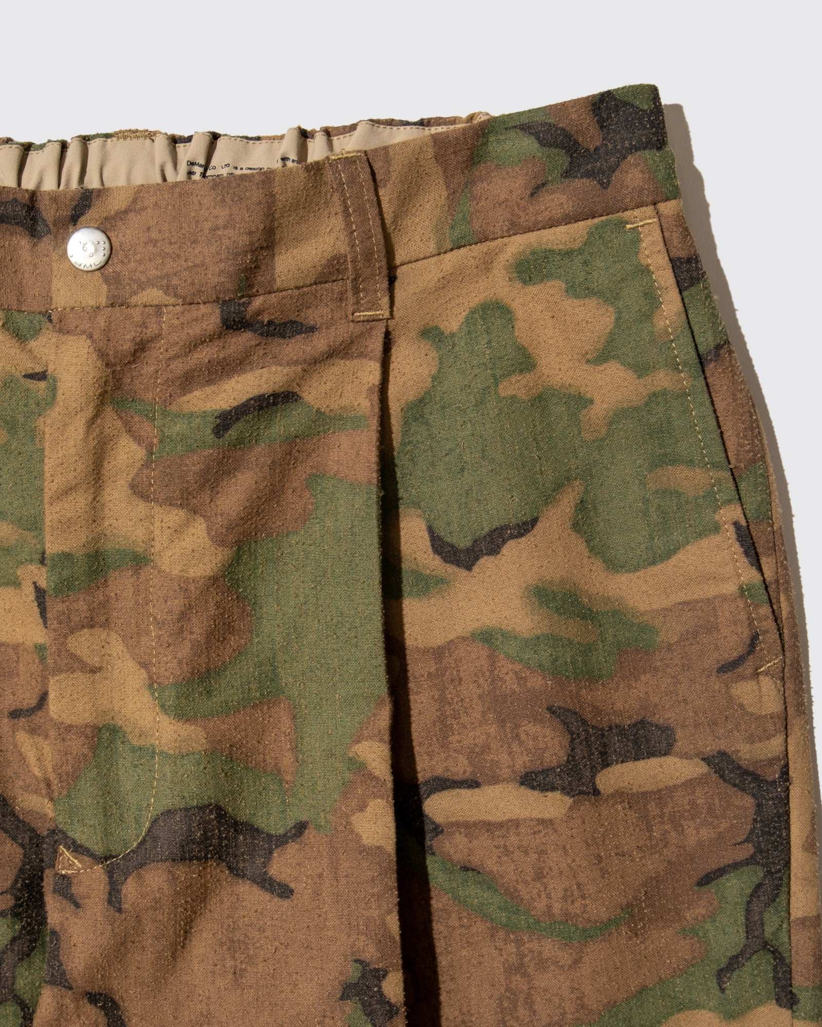 DISTRESSED CAMO ALL-ROUND SLACKS