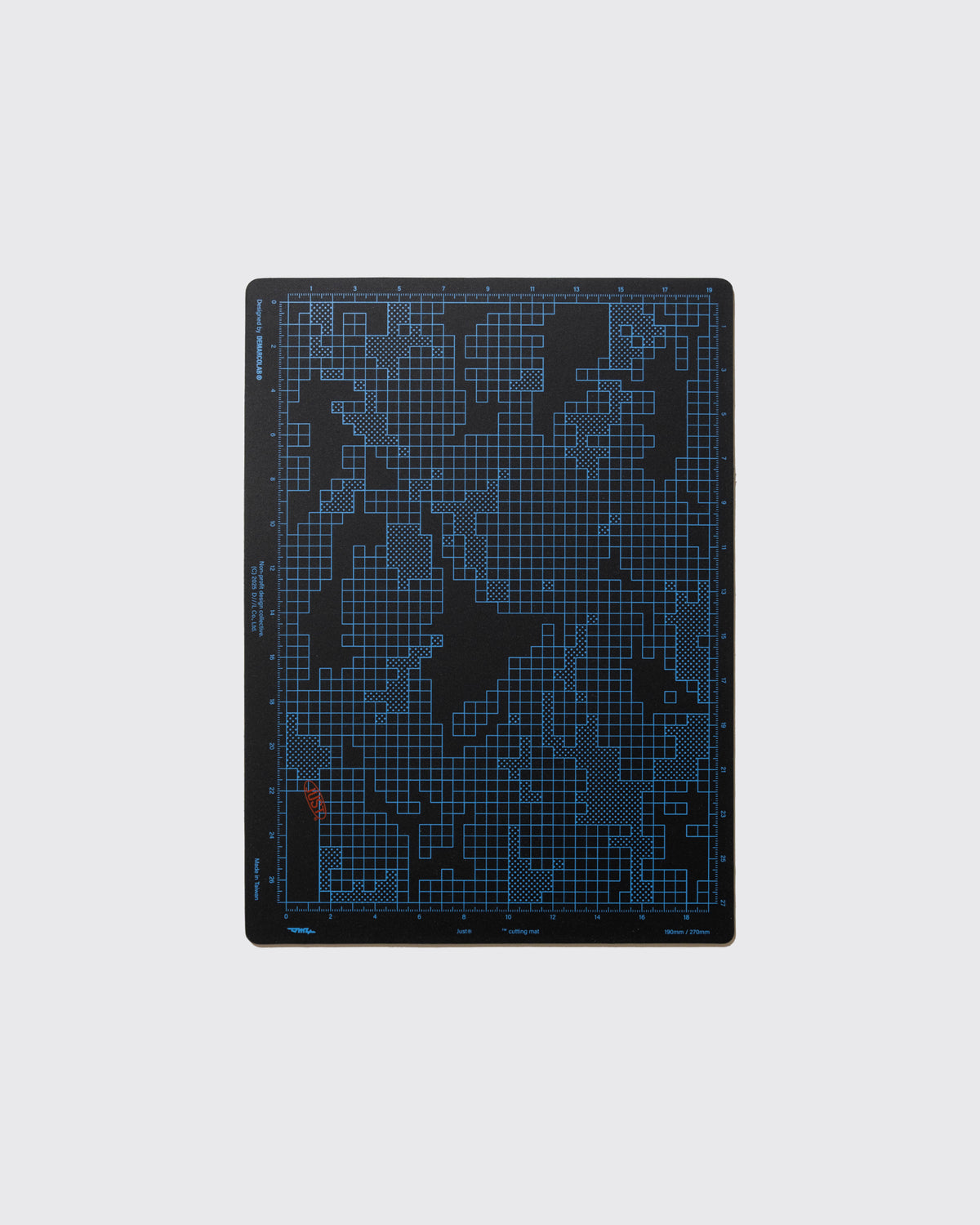 JUST® RANDOM CAMO CUTTING MAT