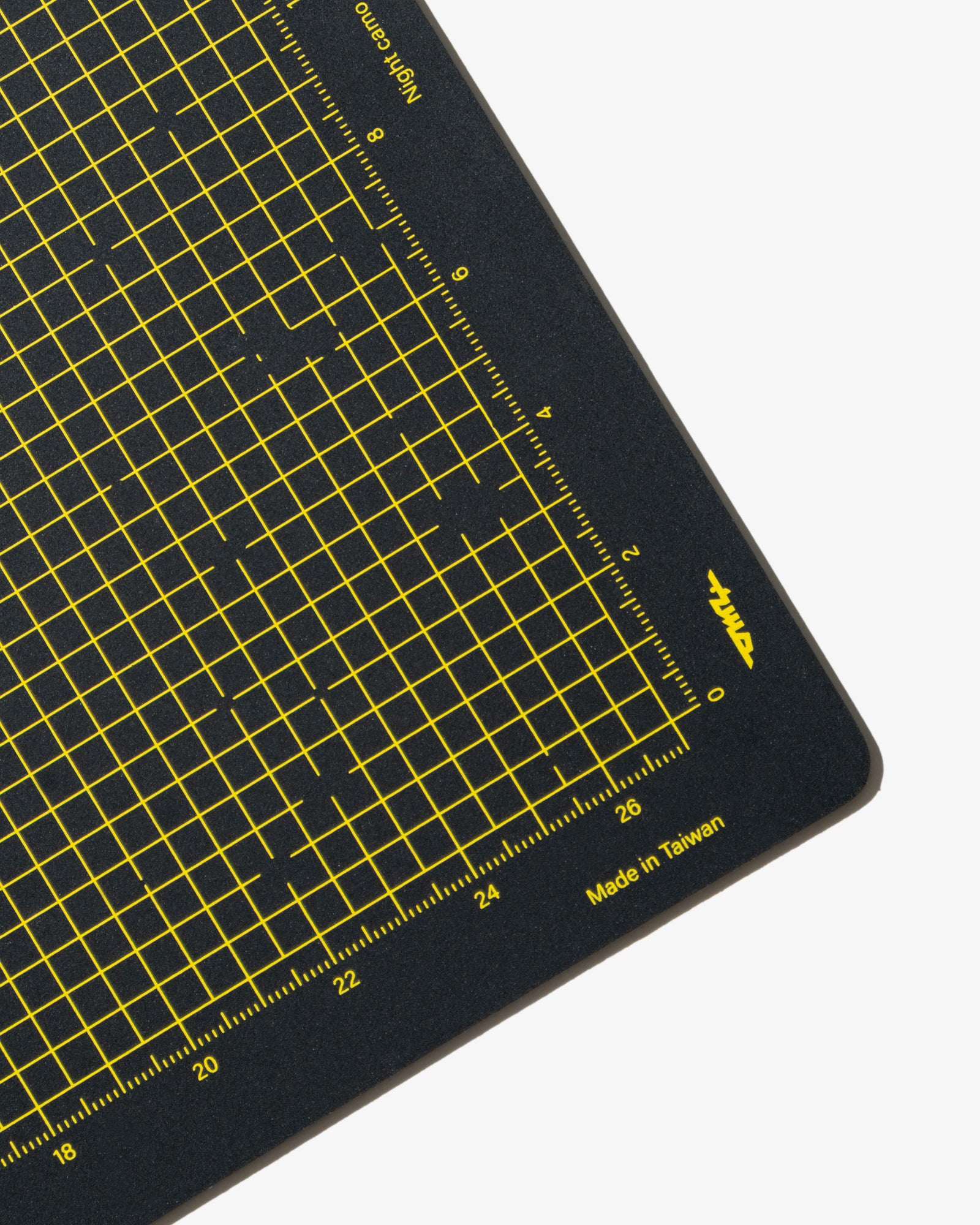 NIGHT CAMO CUTTING MAT (Black*Yellow)