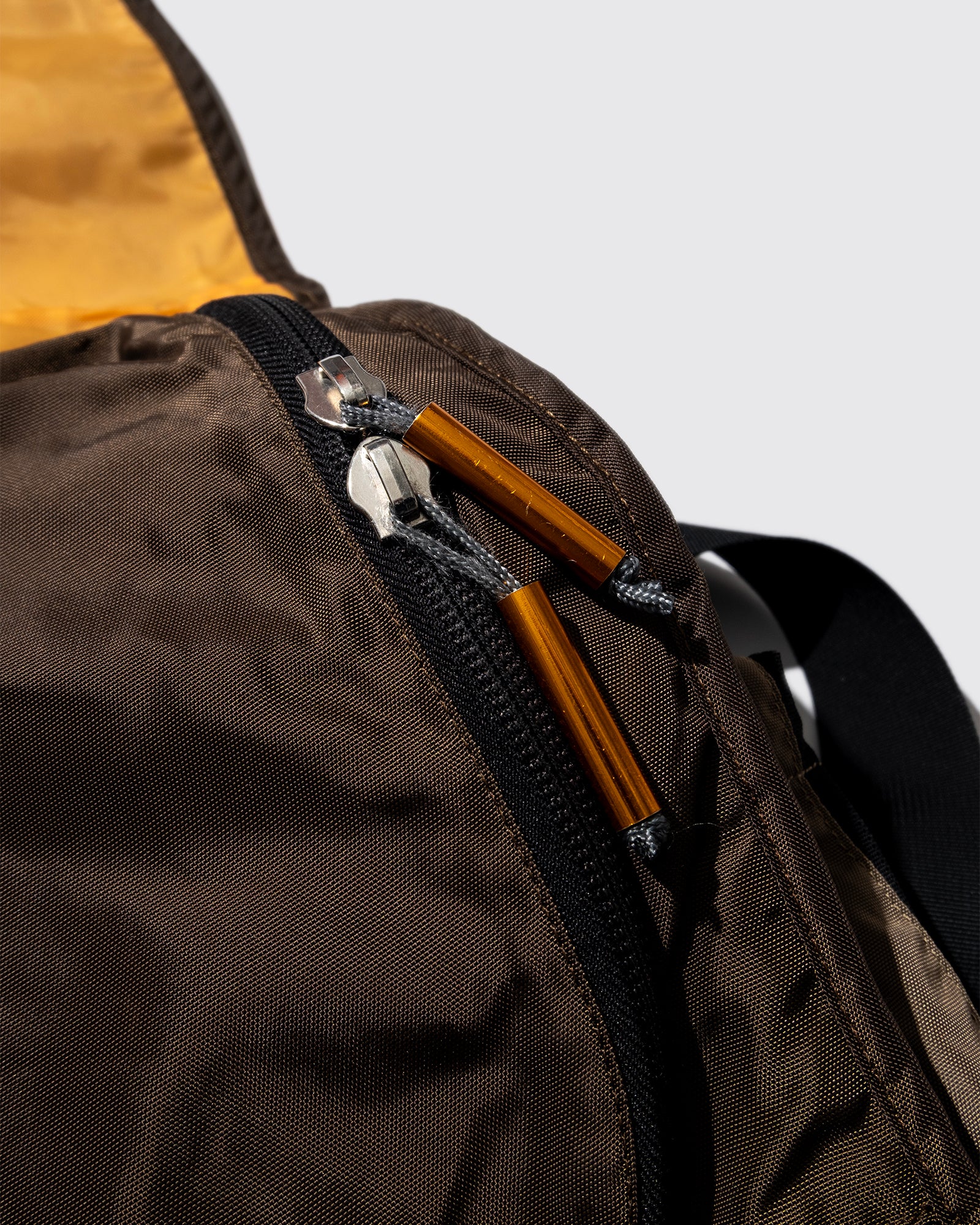 MESSENGER BAG