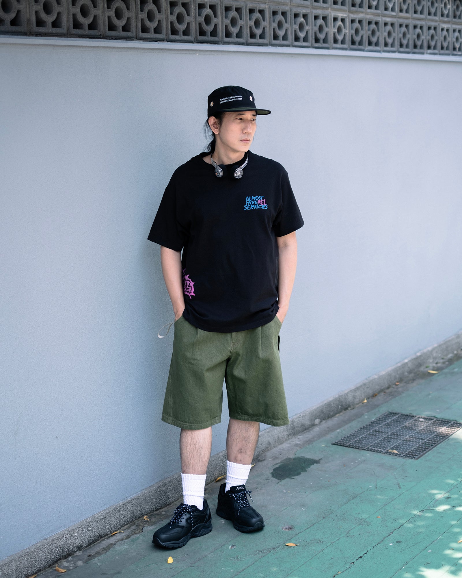 KNOW CONTROL TEE