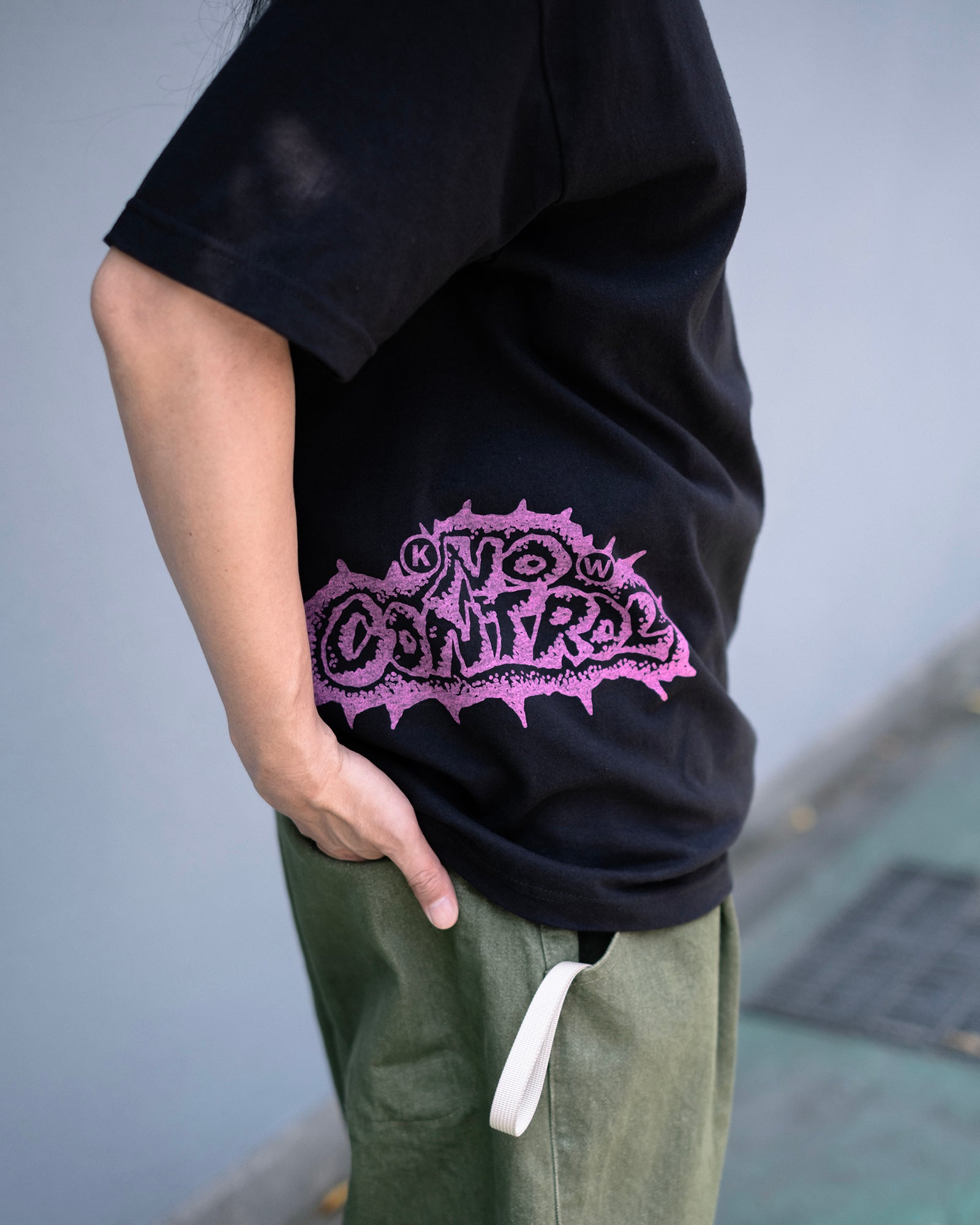 KNOW CONTROL TEE