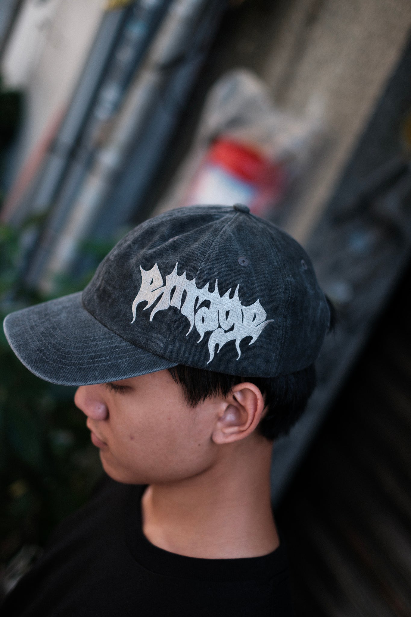 AGGRESSIVE LOGO HAT