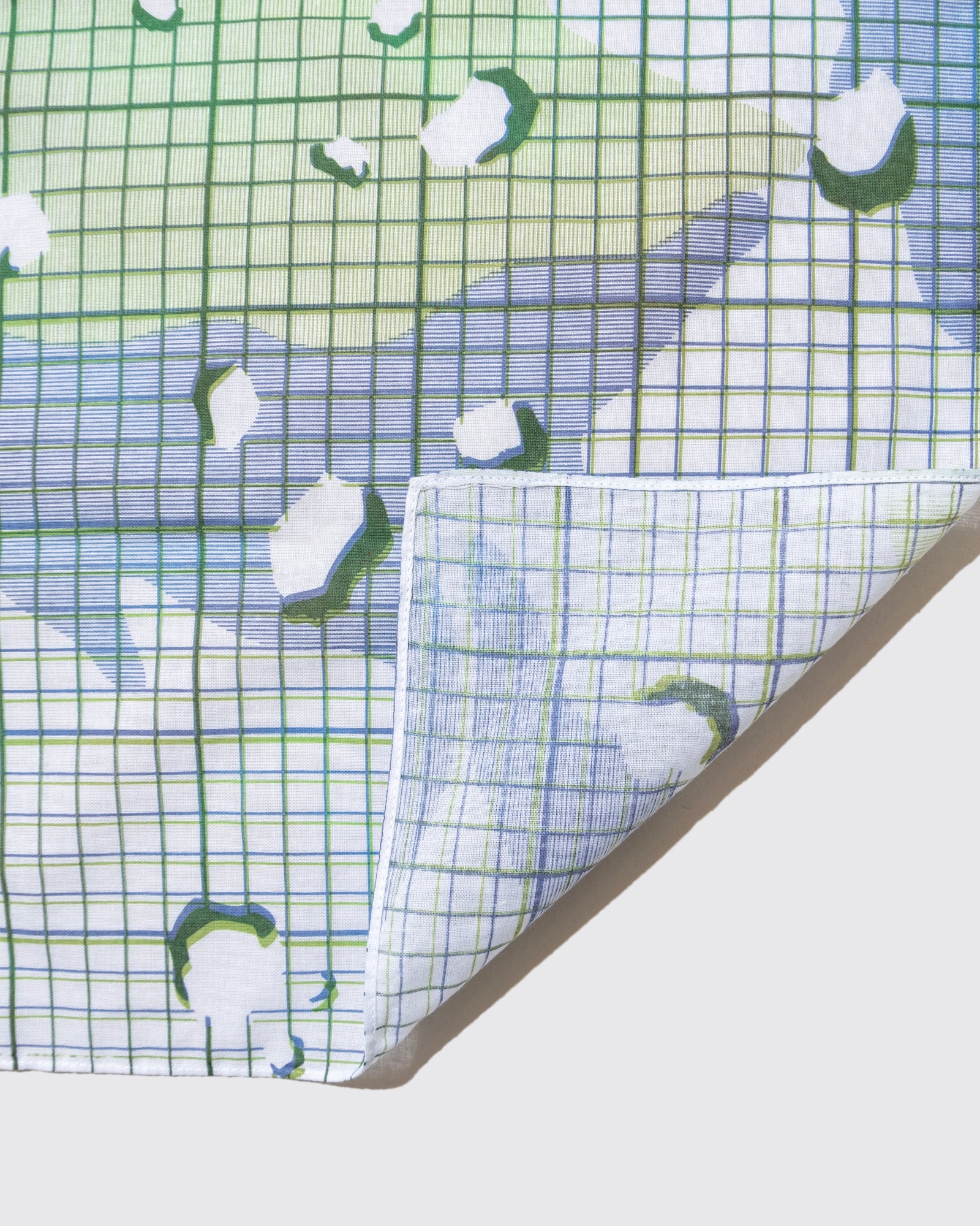 GEEK OUT STORE x TRADINGS™ "GRID CAMO BANDANA"