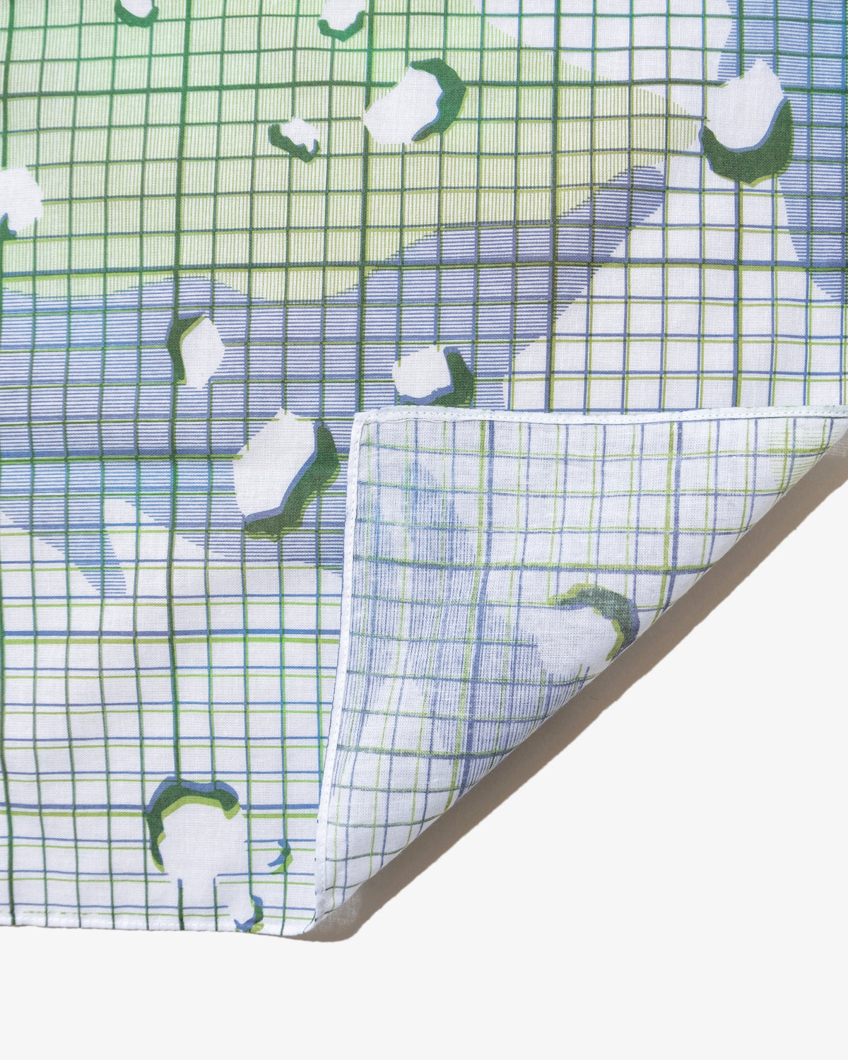 GEEK OUT STORE x TRADINGS™ "GRID CAMO BANDANA"