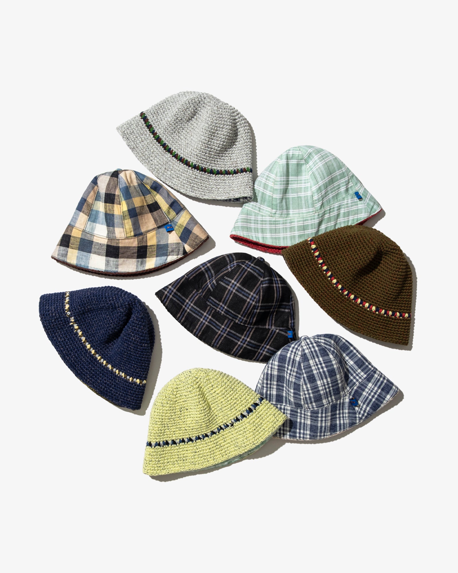 REVERSIBLE BUCKET HAT