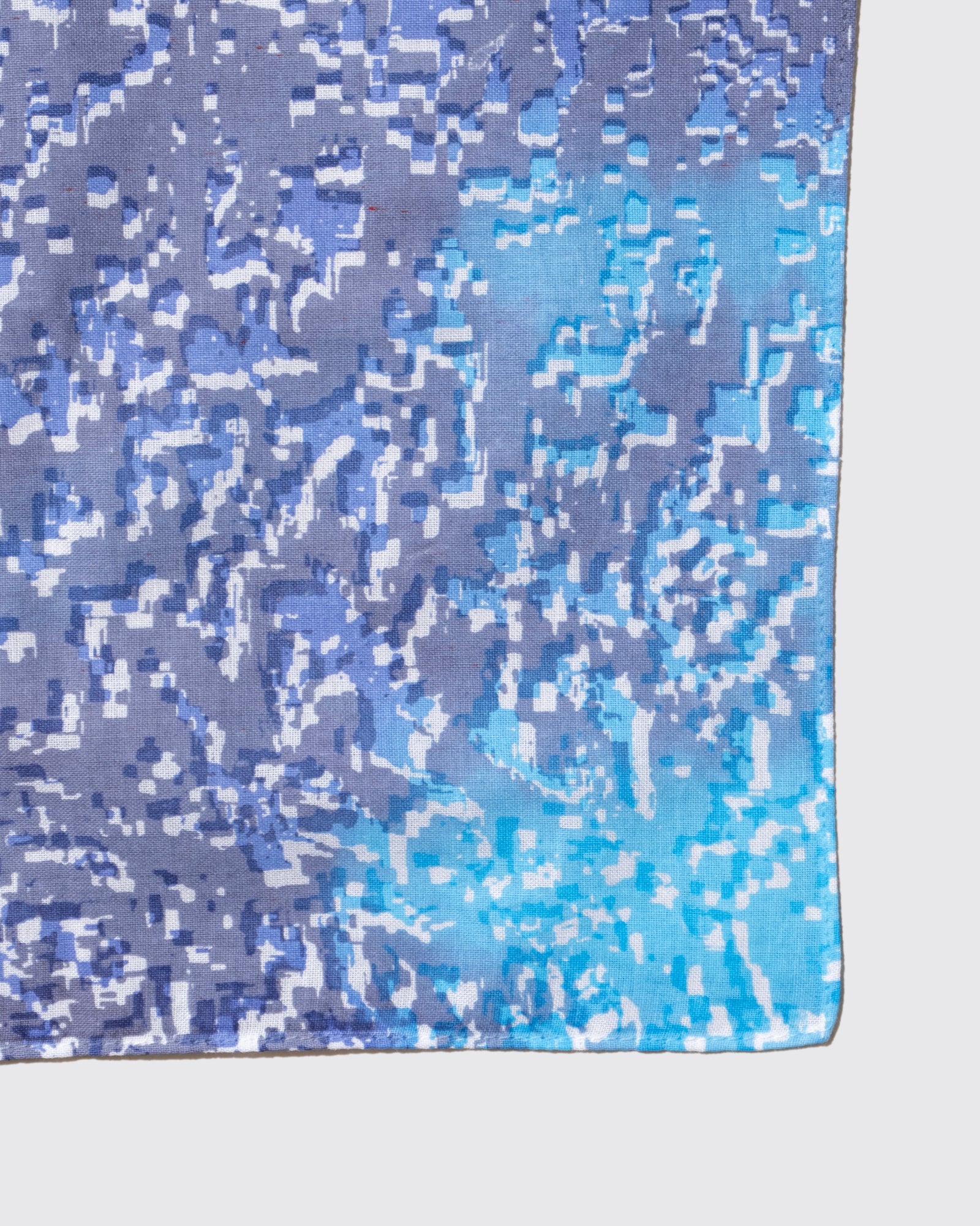 NOISE CAMO HEAT REACTIVE BANDANA (Purple*Blue)