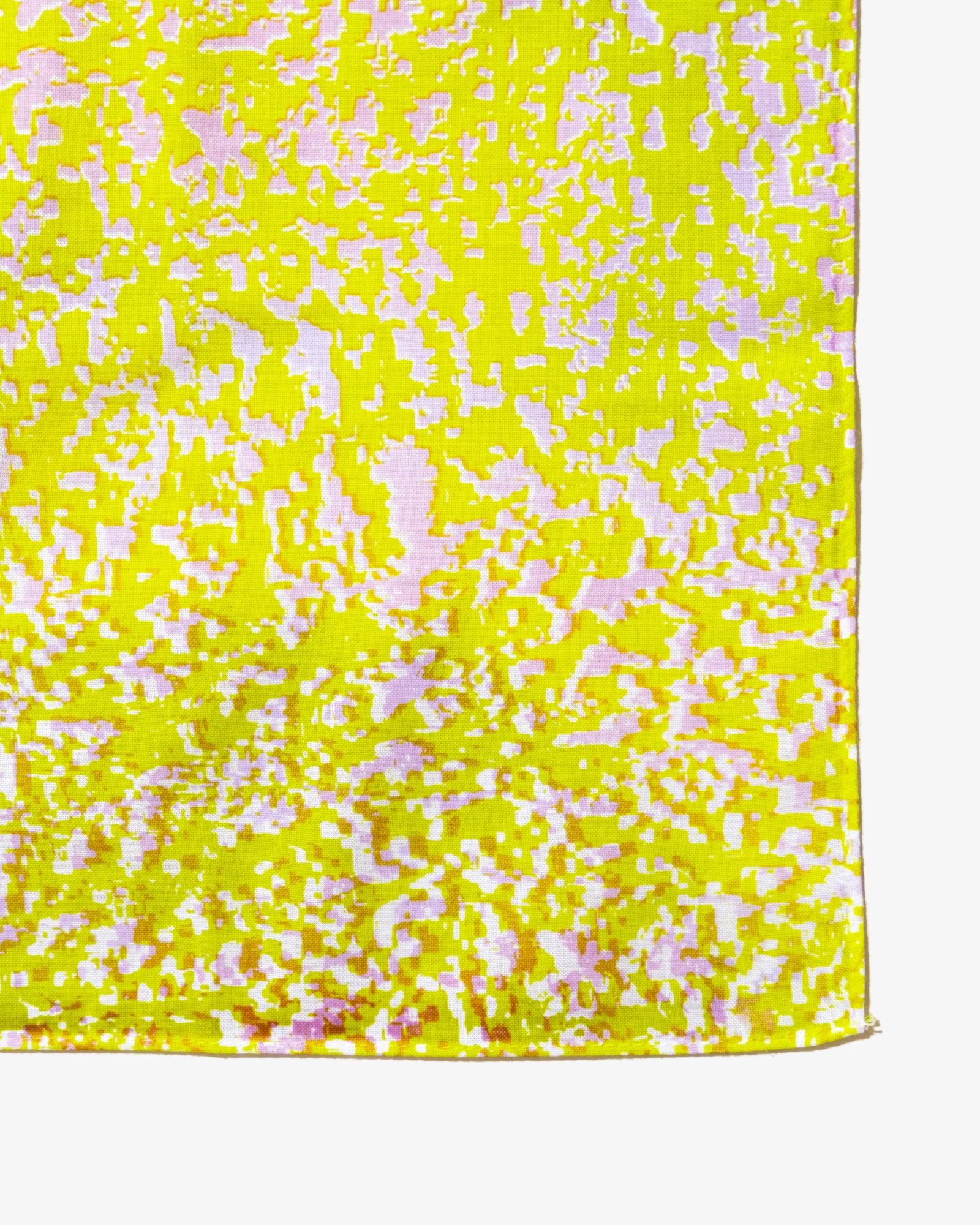 HEAT REACTIVE CAMO NOISE BANDANA (Green*Purple)