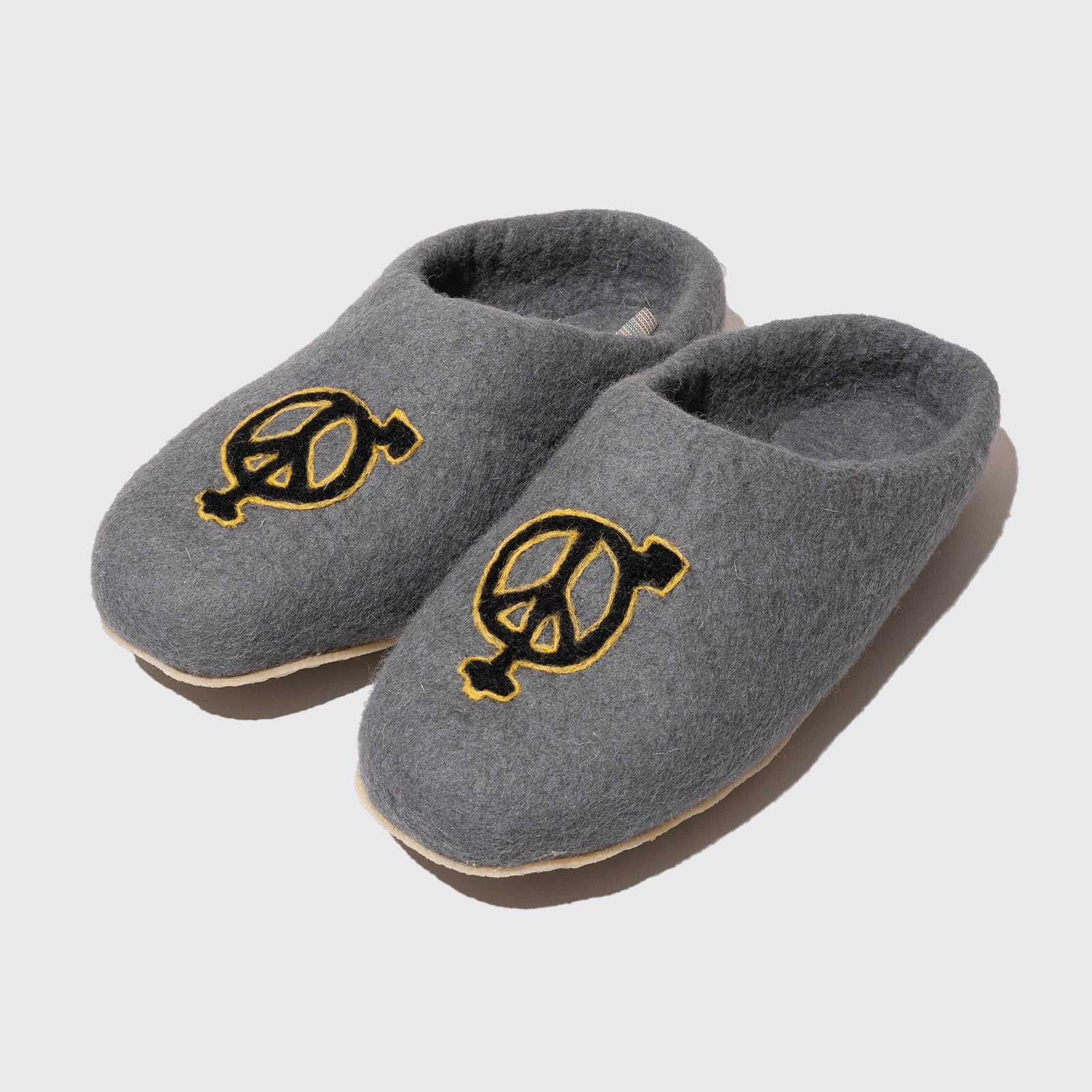 HOUSE SHOES