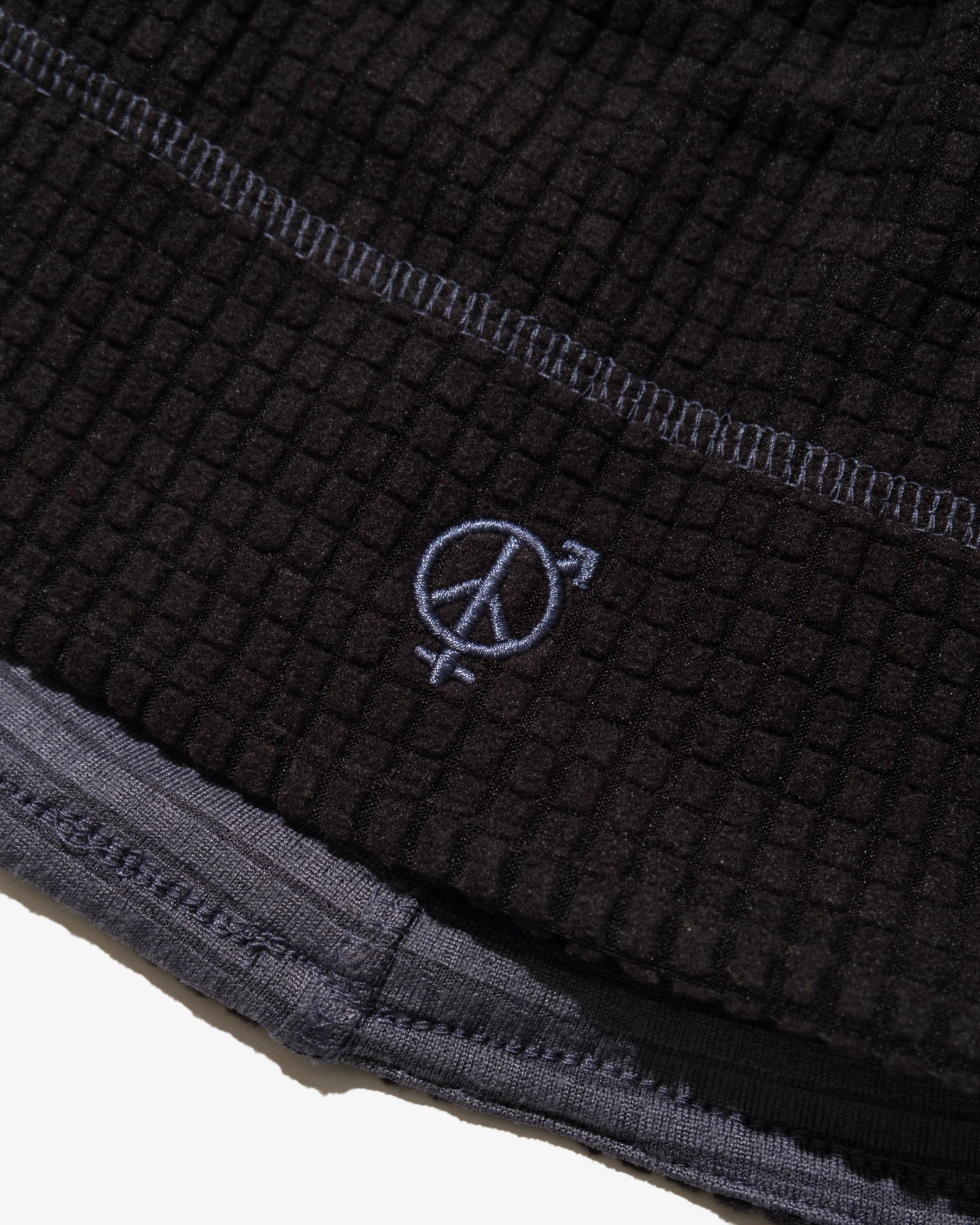 REVERSIBLE GRID FLEECE BEENIE (Black*Grey)