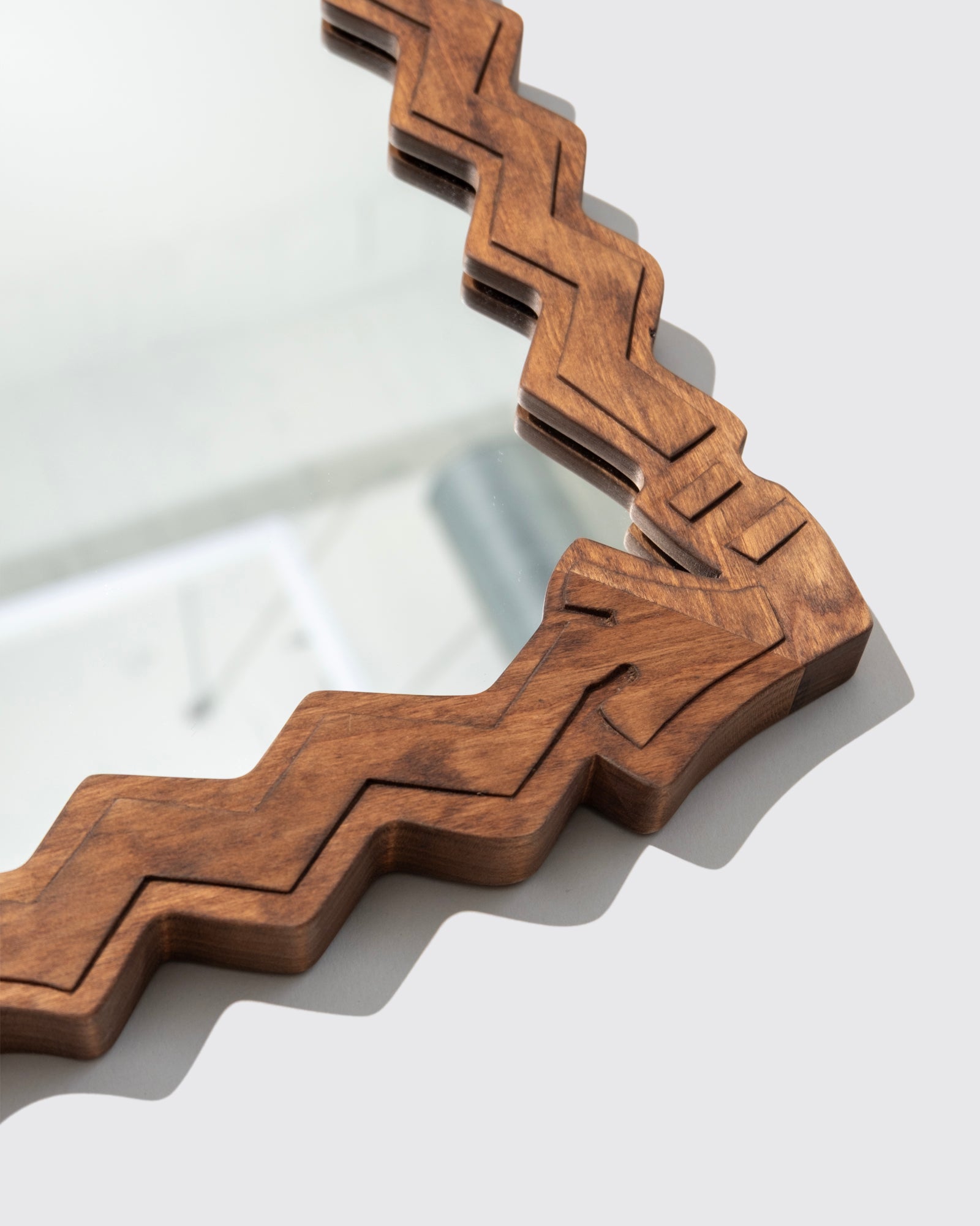 ZIGZAG MIRROR