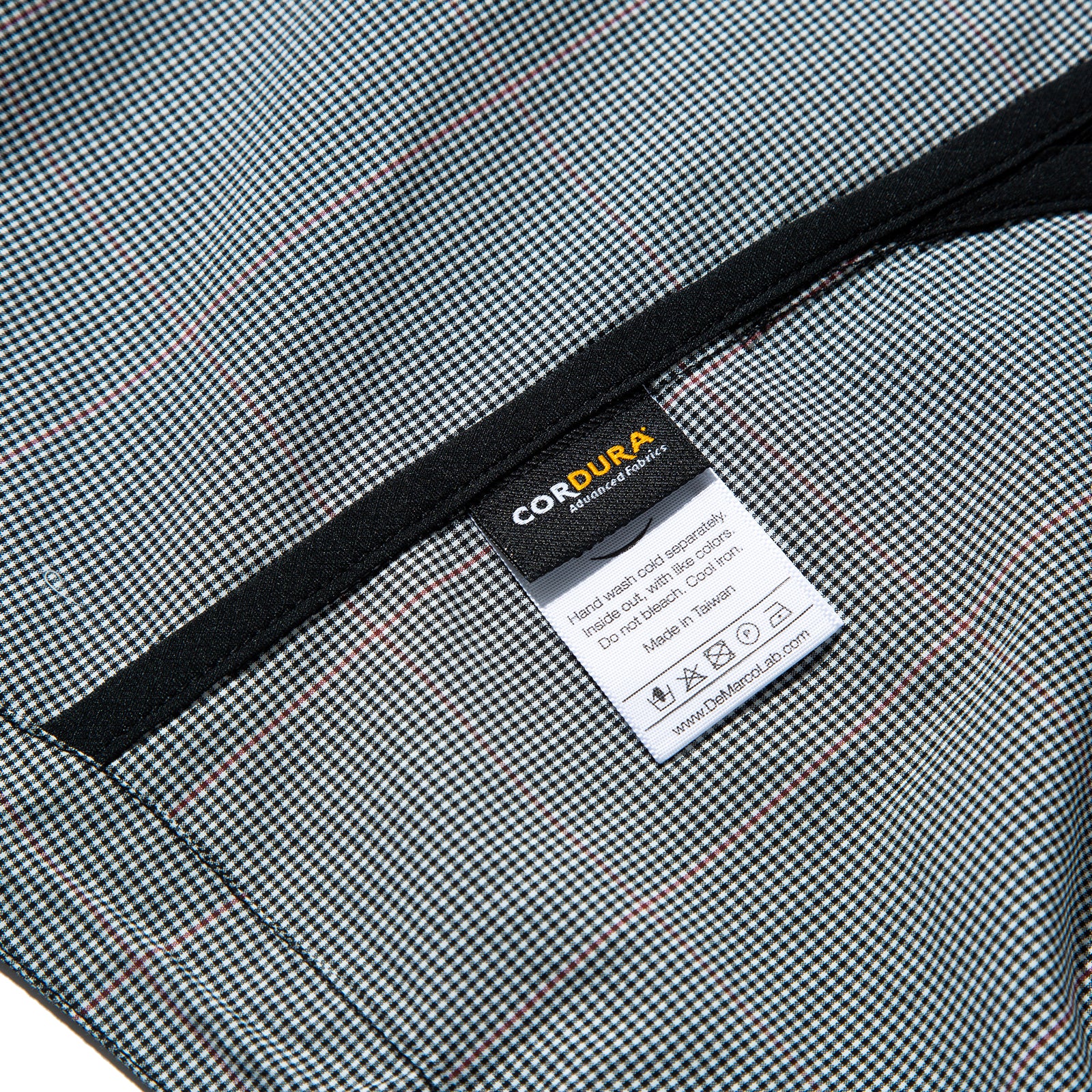 DE III JKT (White)