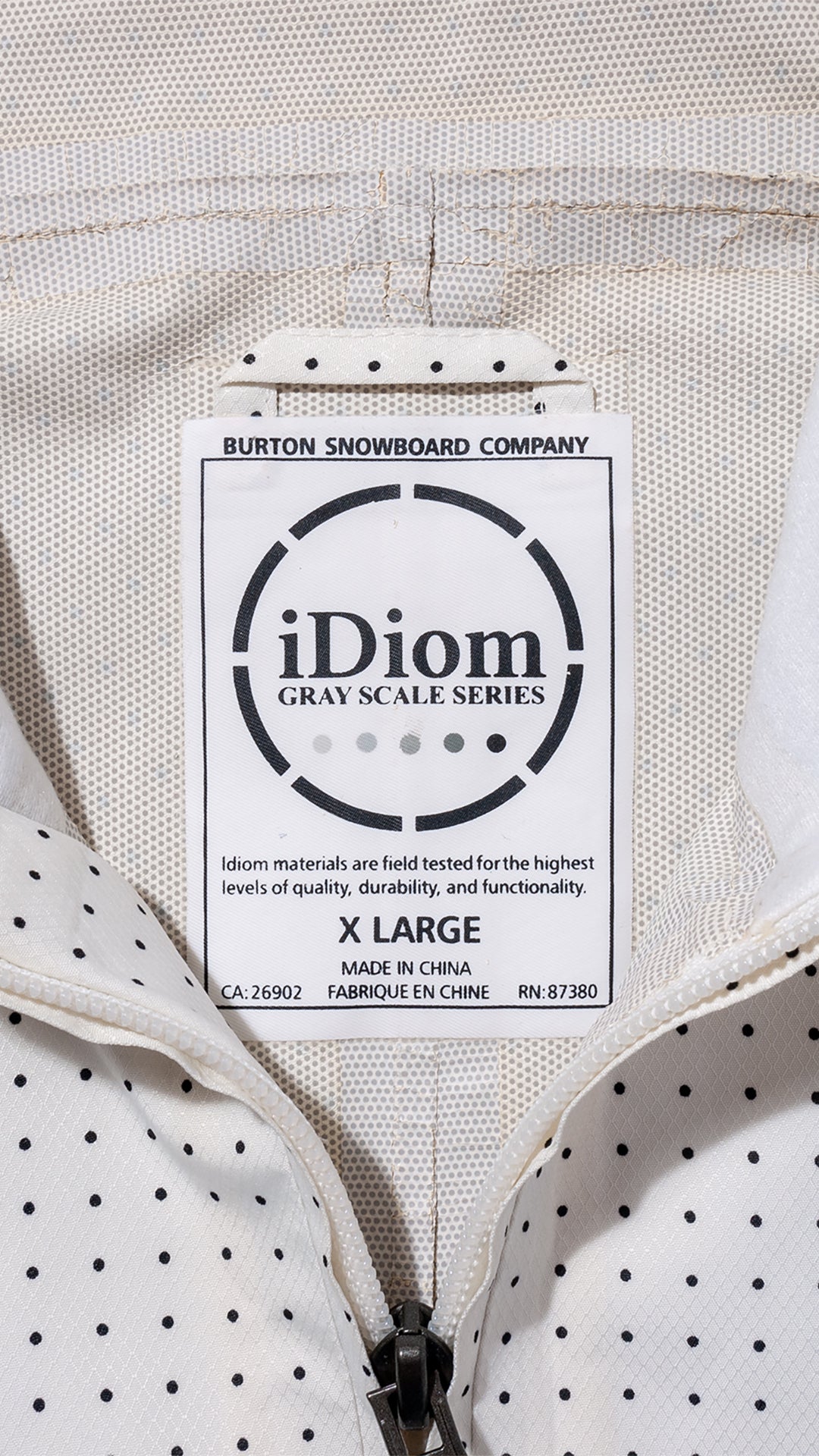 GRAY SCALE SERIES PULLOVER JKT